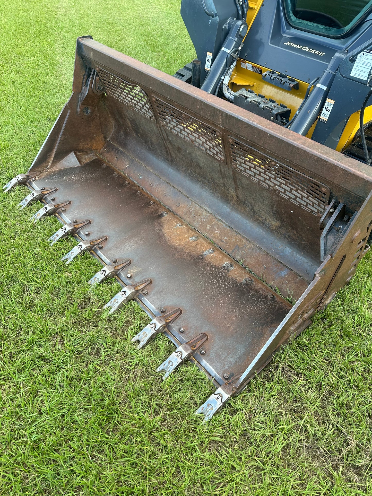 2022 John Deere 331G