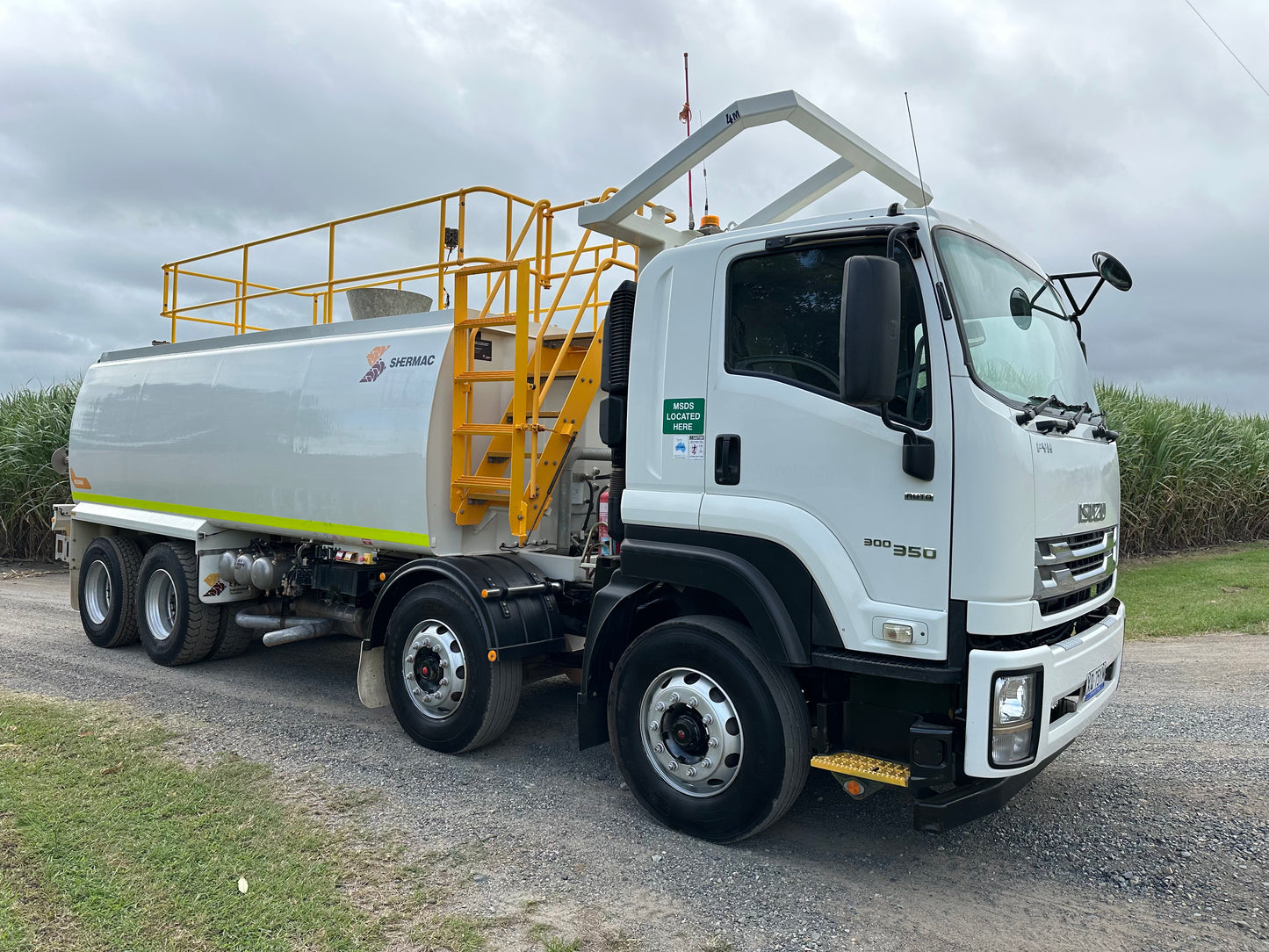 Isuzu 8x4 water cart