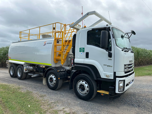 Isuzu 8x4 water cart