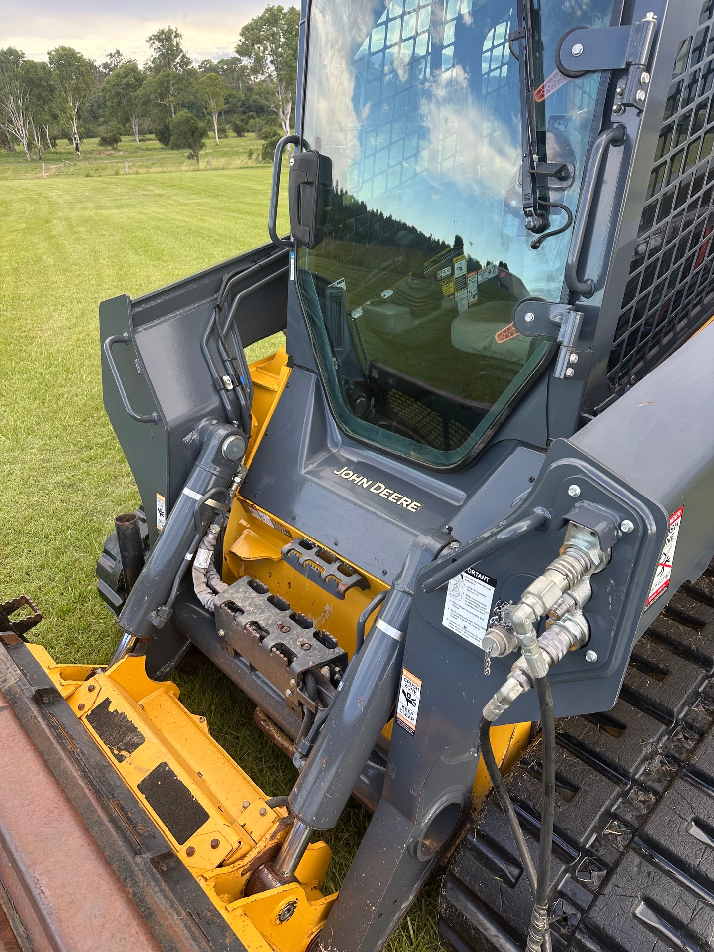 2022 John Deere 331G