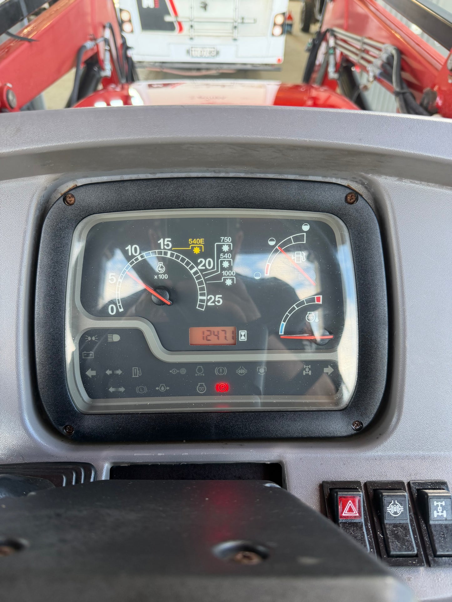 Case 100JX FARMALL
