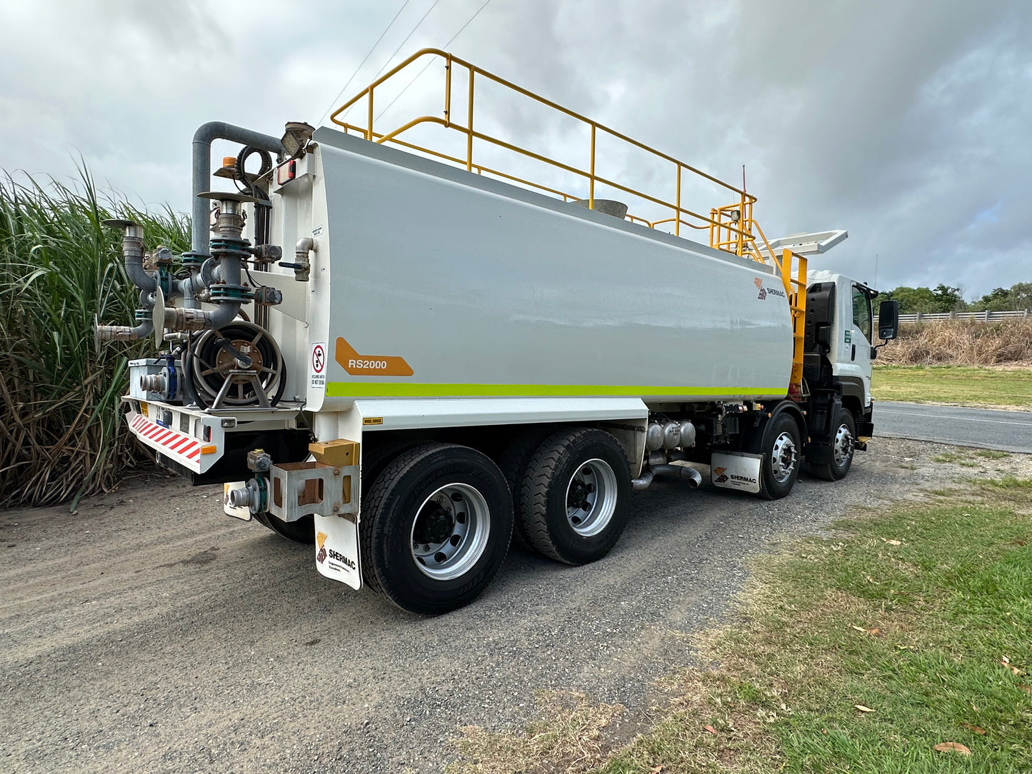 Isuzu 8x4 water cart