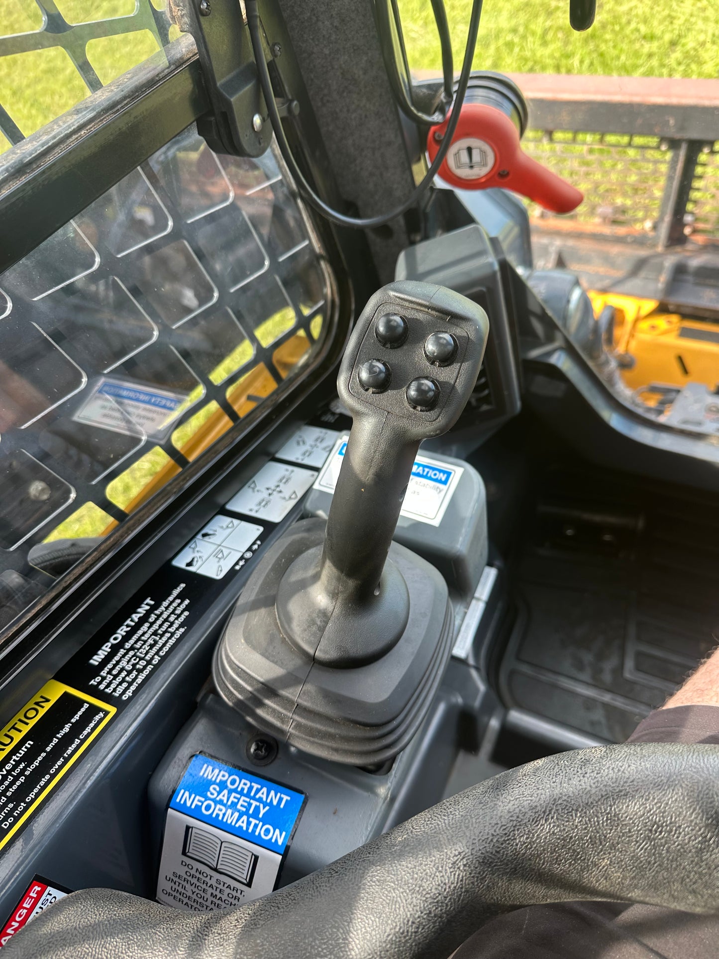 2022 John Deere 331G